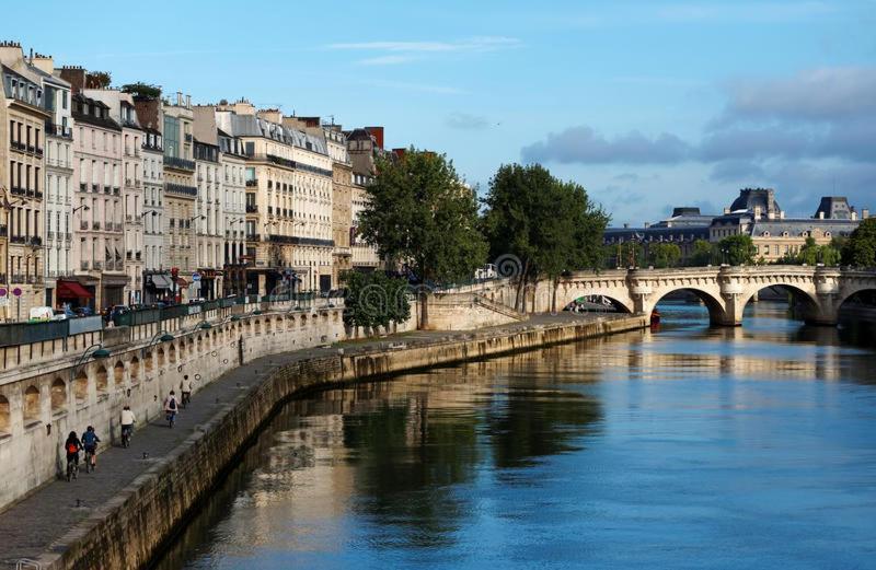 Daumier - New 2 Bdrs Flat Near La Seine Apartment Париж Екстериор снимка