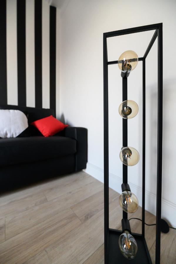 Daumier - New 2 Bdrs Flat Near La Seine Apartment Париж Екстериор снимка